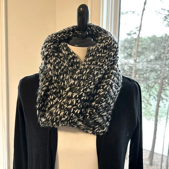 None Accessories - Hand knit Infinity Scarf, NWOT